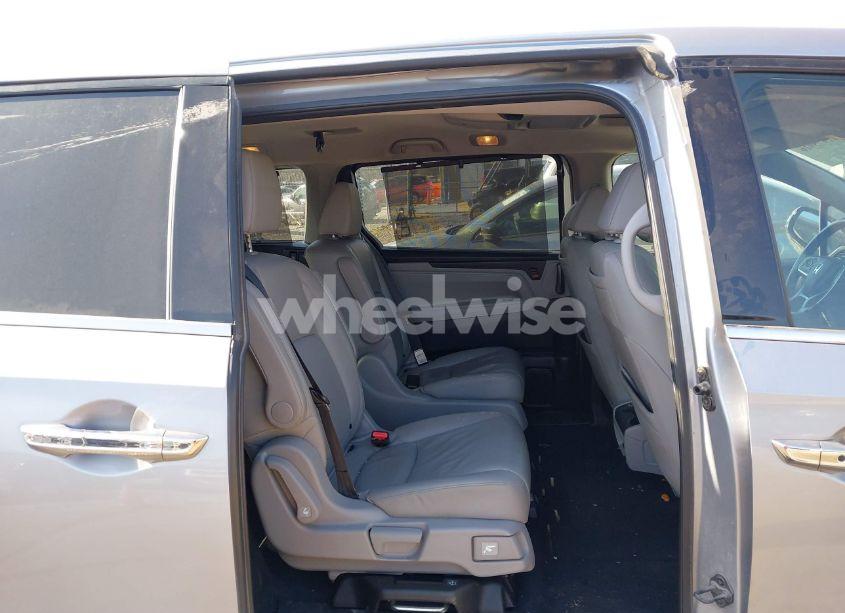 Photo 8 of 2018 Honda Odyssey ELITE (VIN 5FNRL6H91JB070355)