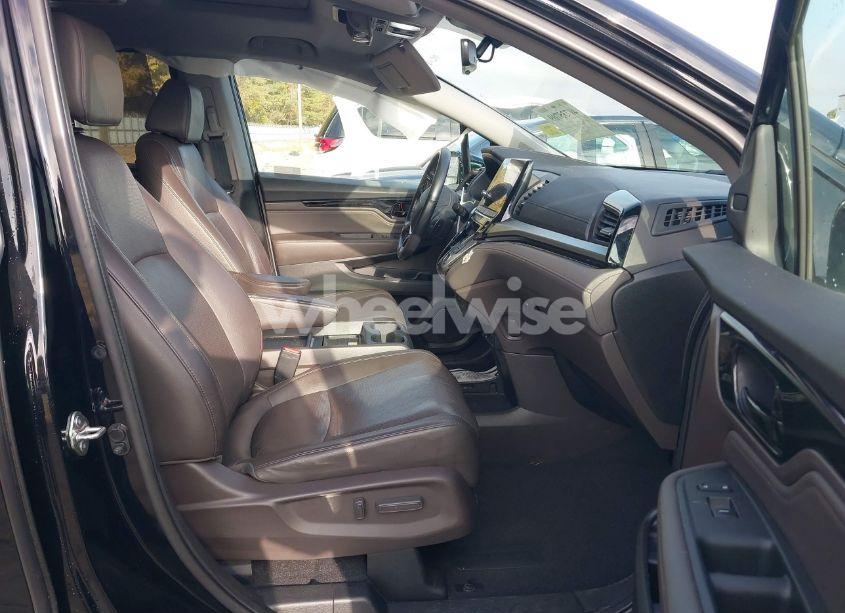 Photo 5 of 2019 Honda Odyssey ELITE (VIN 5FNRL6H91KB043819)