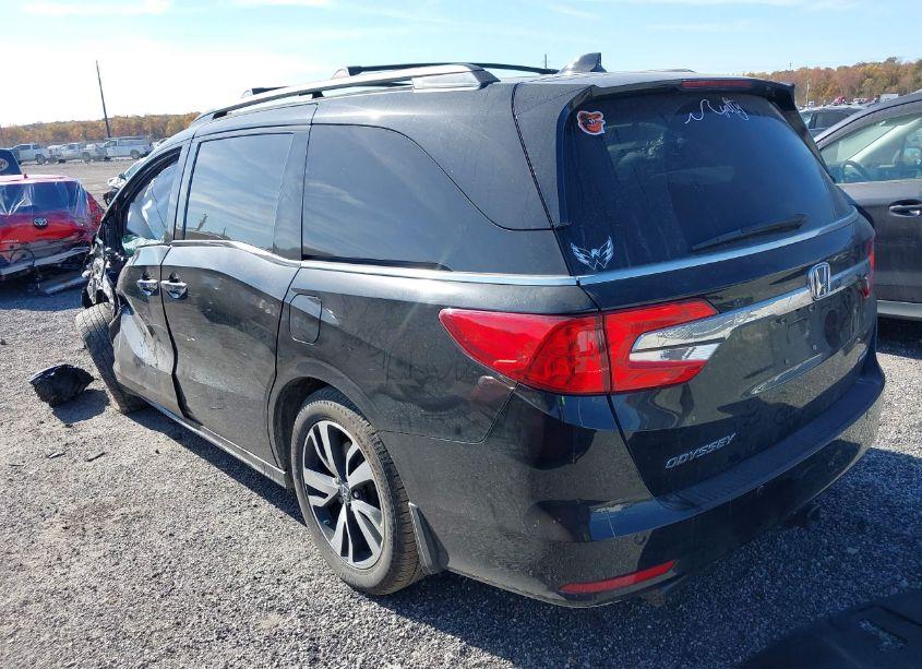 Photo 3 of 2019 Honda Odyssey ELITE (VIN 5FNRL6H91KB057509)