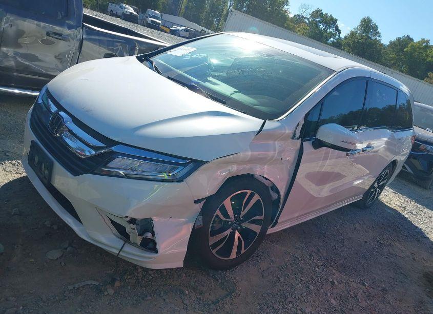 Photo 2 of 2019 Honda Odyssey ELITE (VIN 5FNRL6H91KB104022)