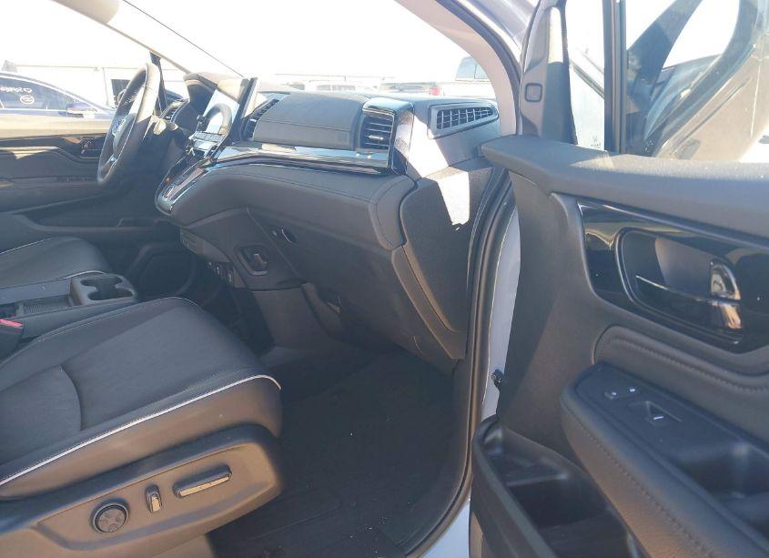Photo 5 of 2024 Honda Odyssey ELITE (VIN 5FNRL6H91RB001130)