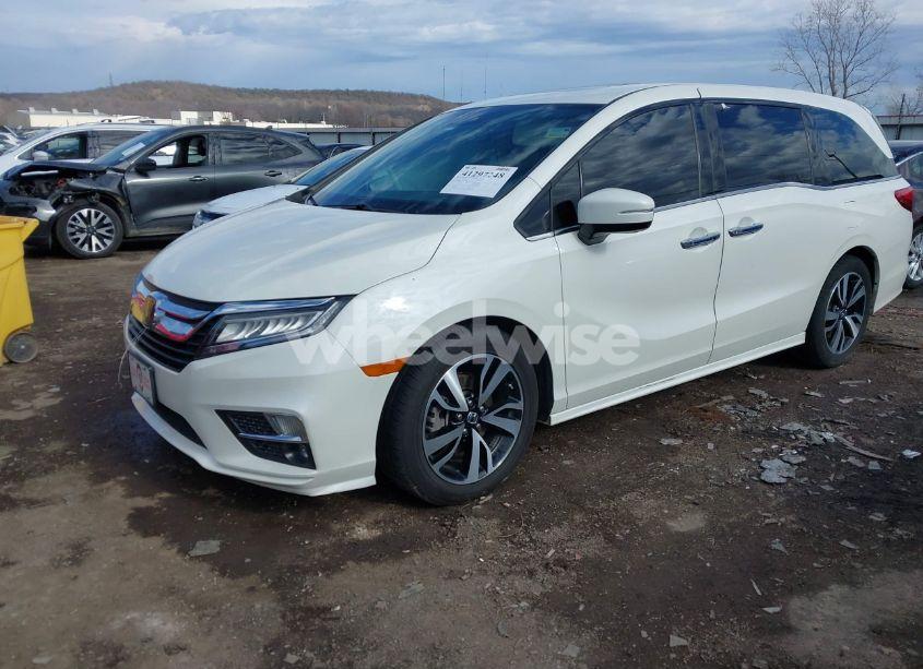 Photo 2 of 2019 Honda Odyssey ELITE (VIN 5FNRL6H92KB033848)