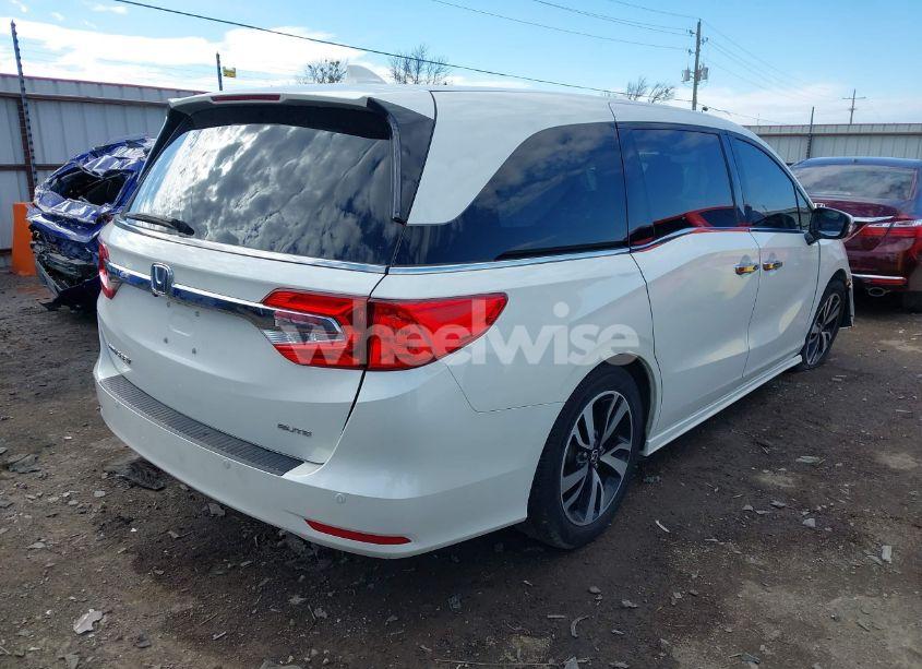 Photo 4 of 2019 Honda Odyssey ELITE (VIN 5FNRL6H92KB033848)