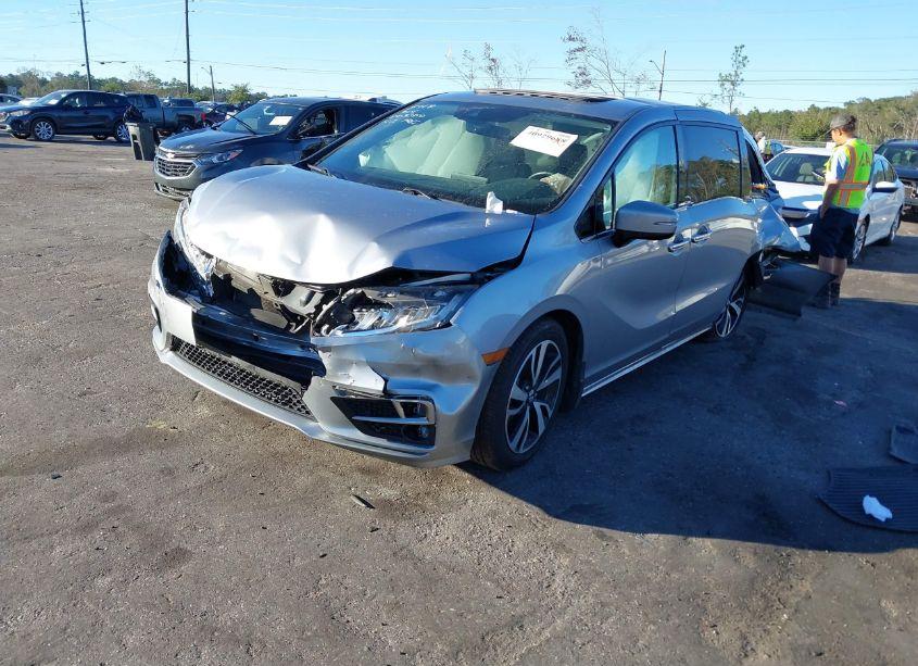 Photo 2 of 2020 Honda Odyssey ELITE (VIN 5FNRL6H92LB016047)