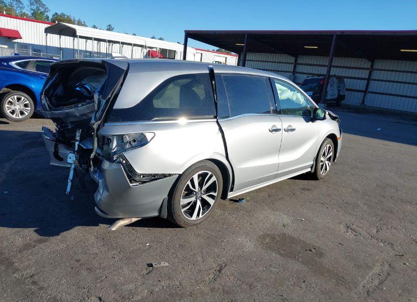 Photo 4 of 2020 Honda Odyssey ELITE (VIN 5FNRL6H92LB016047)
