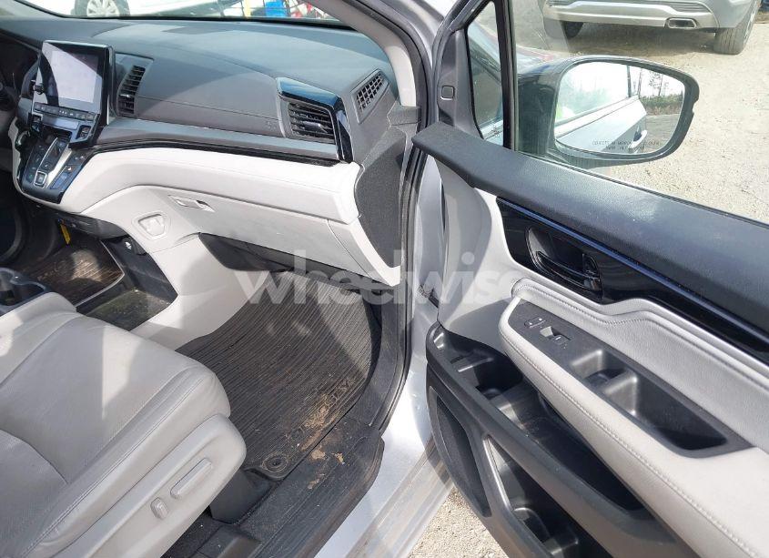 Photo 5 of 2020 Honda Odyssey ELITE (VIN 5FNRL6H92LB016209)