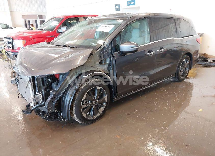 Photo 2 of 2024 Honda Odyssey ELITE (VIN 5FNRL6H92RB037361)