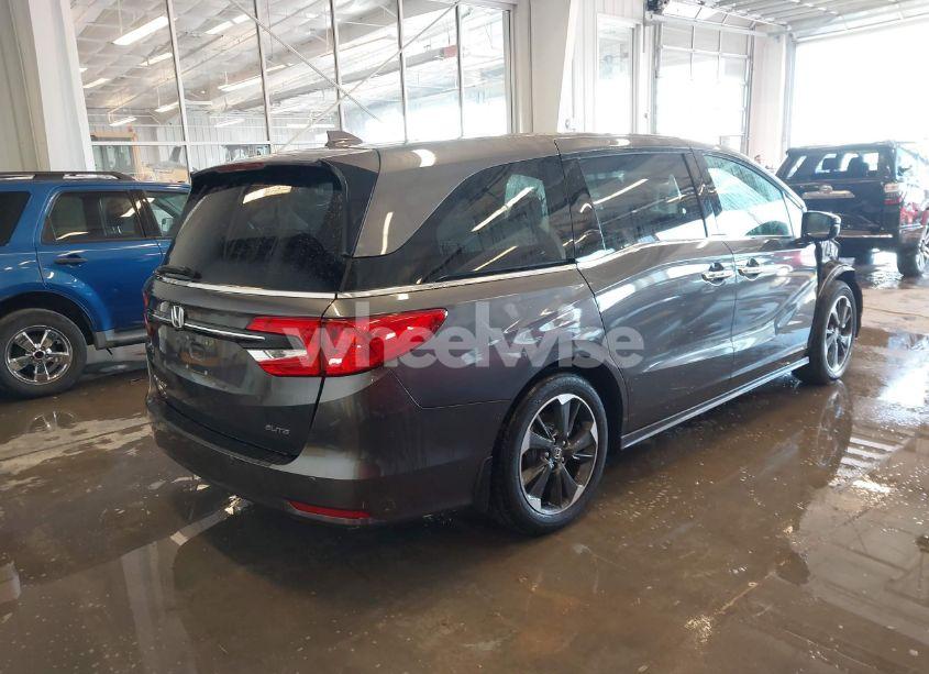 Photo 4 of 2024 Honda Odyssey ELITE (VIN 5FNRL6H92RB037361)