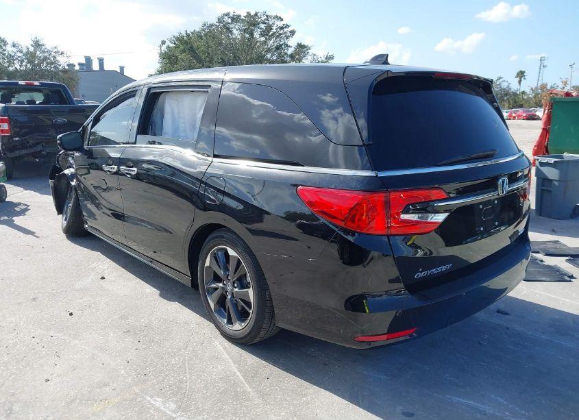 Photo 3 of 2024 Honda Odyssey ELITE (VIN 5FNRL6H92RB059053)