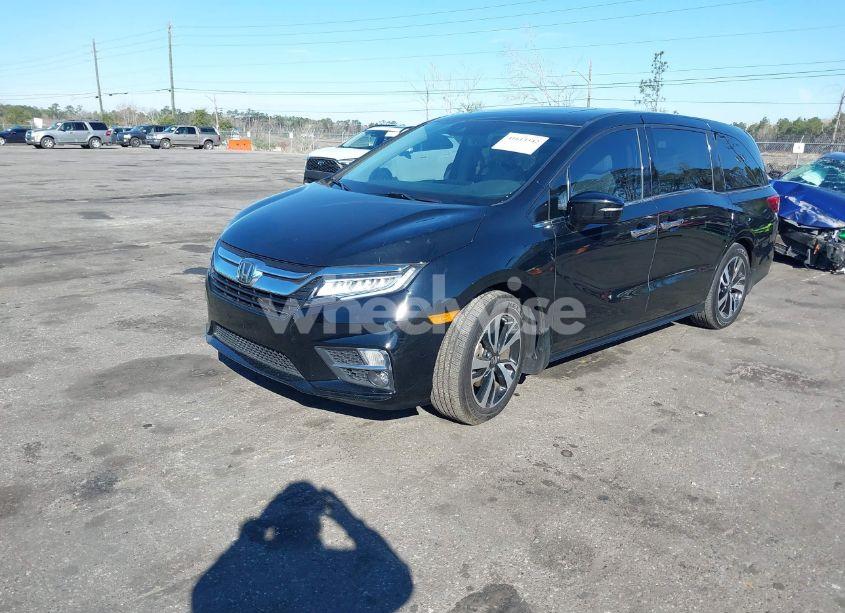 Photo 2 of 2018 Honda Odyssey ELITE (VIN 5FNRL6H93JB099730)