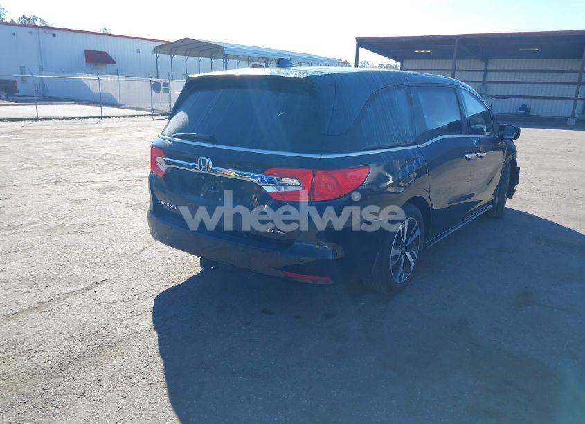 Photo 4 of 2018 Honda Odyssey ELITE (VIN 5FNRL6H93JB099730)