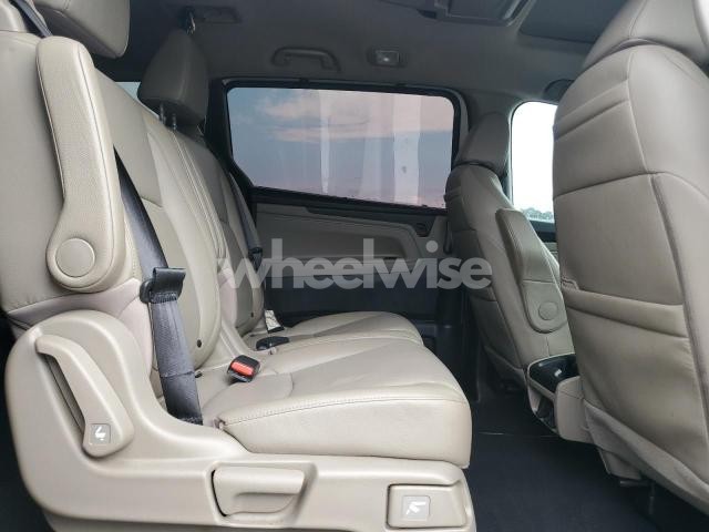 Photo 2 of 2018 HONDA ODYSSEY ELITE (VIN 5FNRL6H93JB111116)