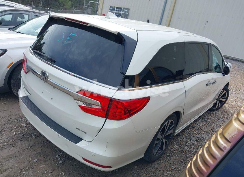 Photo 4 of 2019 Honda Odyssey ELITE (VIN 5FNRL6H93KB021160)