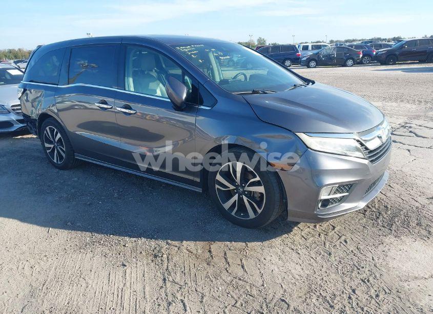2018 Honda Odyssey ELITE (VIN 5FNRL6H94JB018640) main photo