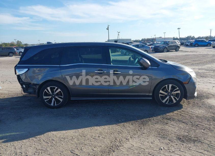 Photo 14 of 2018 Honda Odyssey ELITE (VIN 5FNRL6H94JB018640)