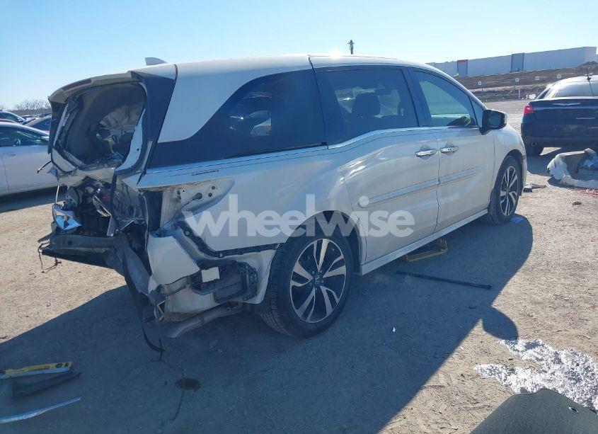 Photo 4 of 2018 Honda Odyssey ELITE (VIN 5FNRL6H94JB065862)