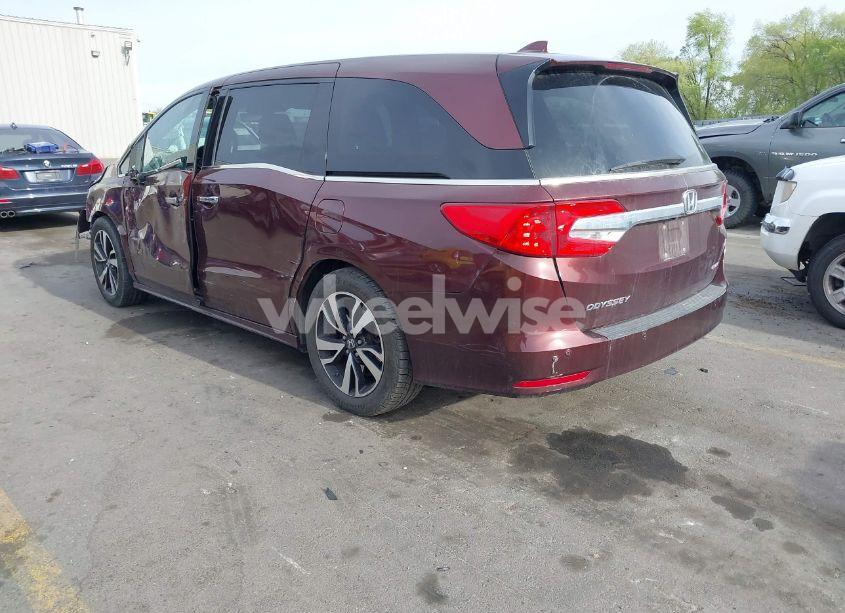 Photo 3 of 2018 Honda Odyssey ELITE (VIN 5FNRL6H94JB067479)