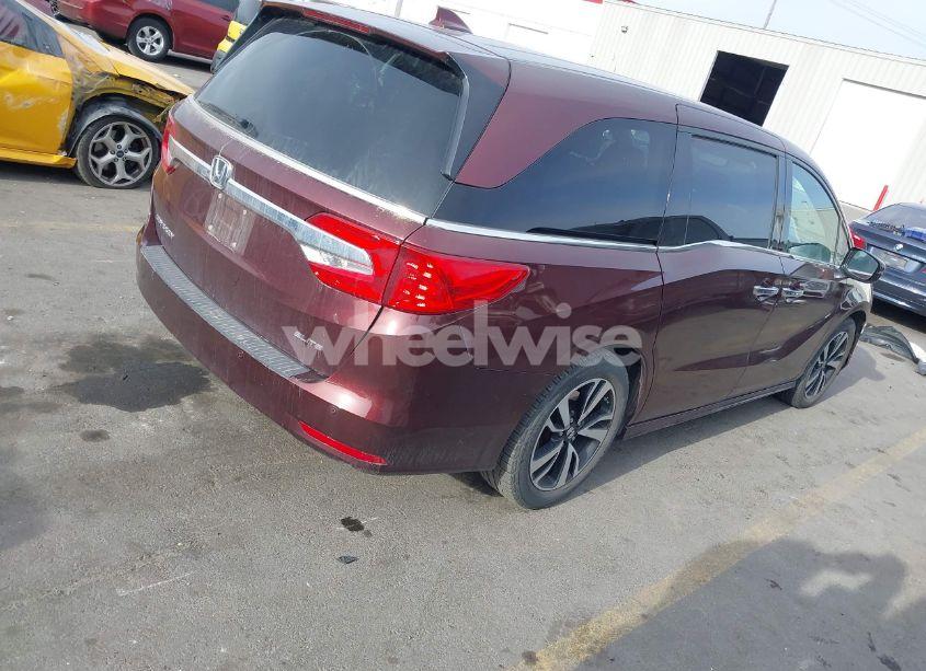 Photo 4 of 2018 Honda Odyssey ELITE (VIN 5FNRL6H94JB067479)
