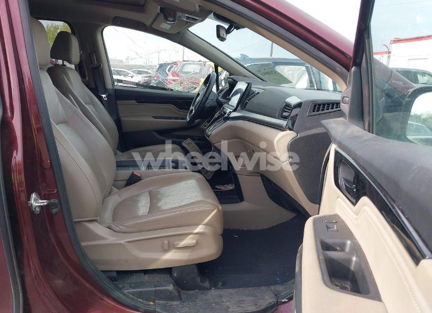 Photo 5 of 2018 Honda Odyssey ELITE (VIN 5FNRL6H94JB067479)