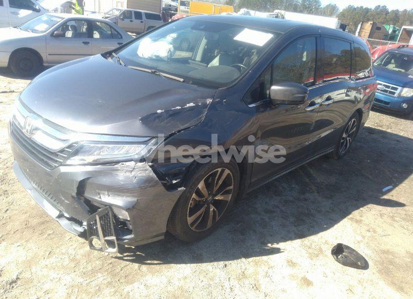 Photo 2 of 2018 Honda Odyssey ELITE (VIN 5FNRL6H95JB073176)