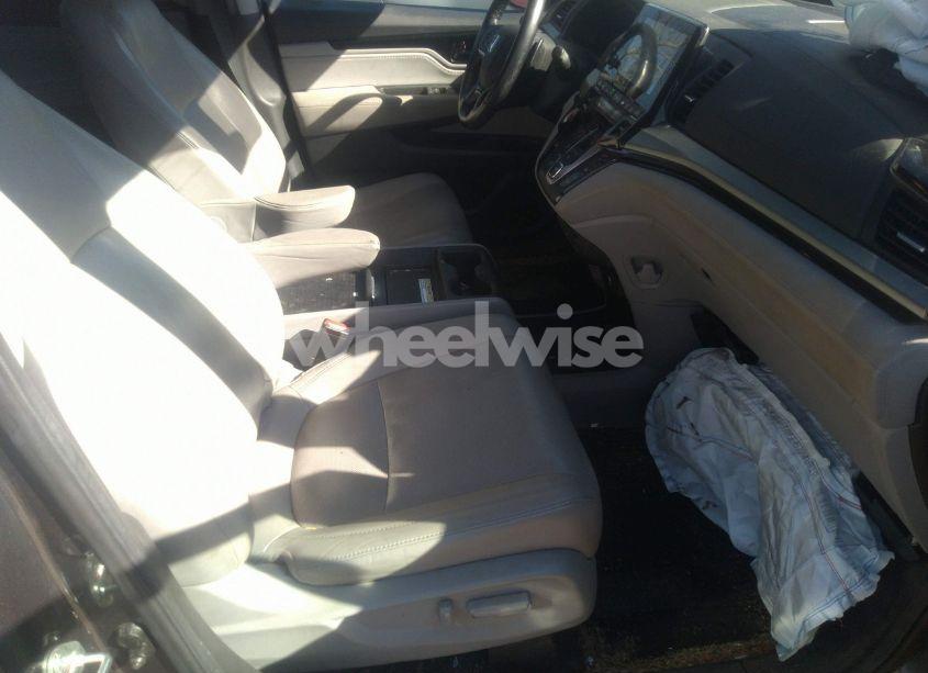 Photo 5 of 2018 Honda Odyssey ELITE (VIN 5FNRL6H95JB073176)