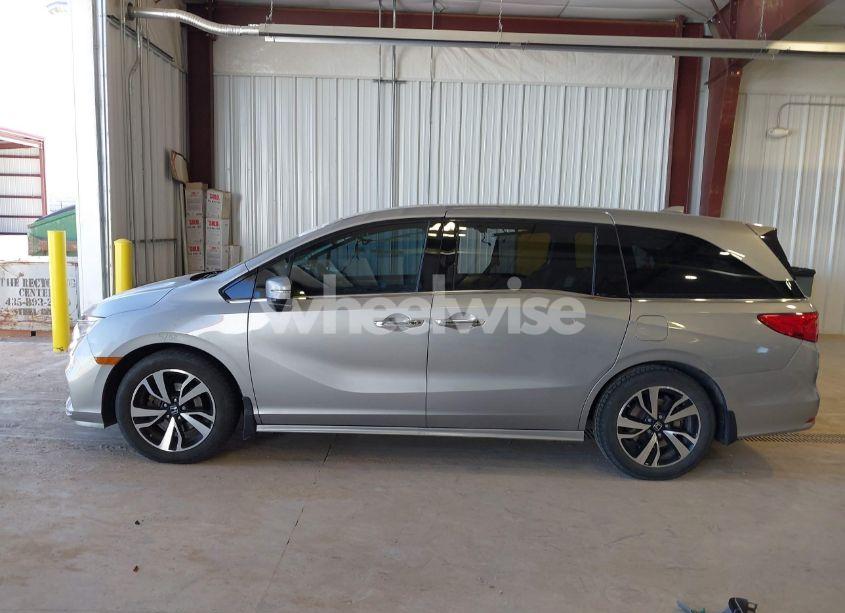 Photo 15 of 2018 Honda Odyssey ELITE (VIN 5FNRL6H95JB105236)