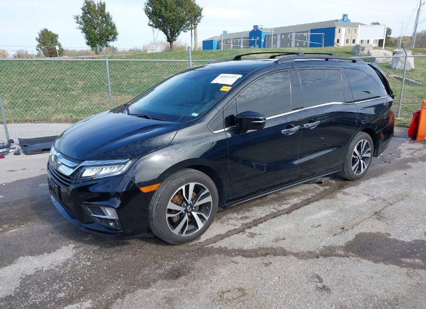 Photo 2 of 2020 Honda Odyssey ELITE (VIN 5FNRL6H95LB008685)