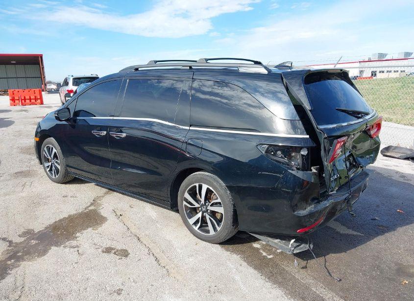 Photo 3 of 2020 Honda Odyssey ELITE (VIN 5FNRL6H95LB008685)
