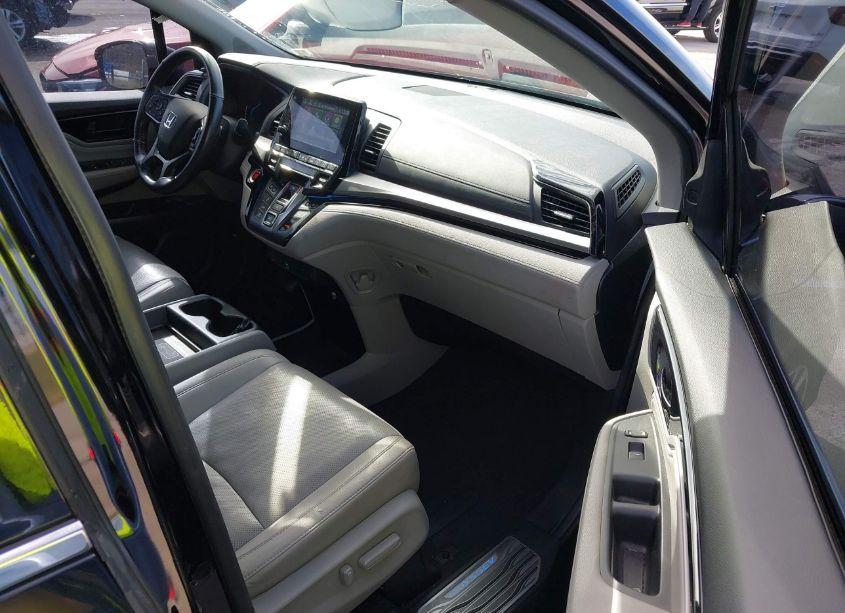 Photo 5 of 2020 Honda Odyssey ELITE (VIN 5FNRL6H95LB008685)