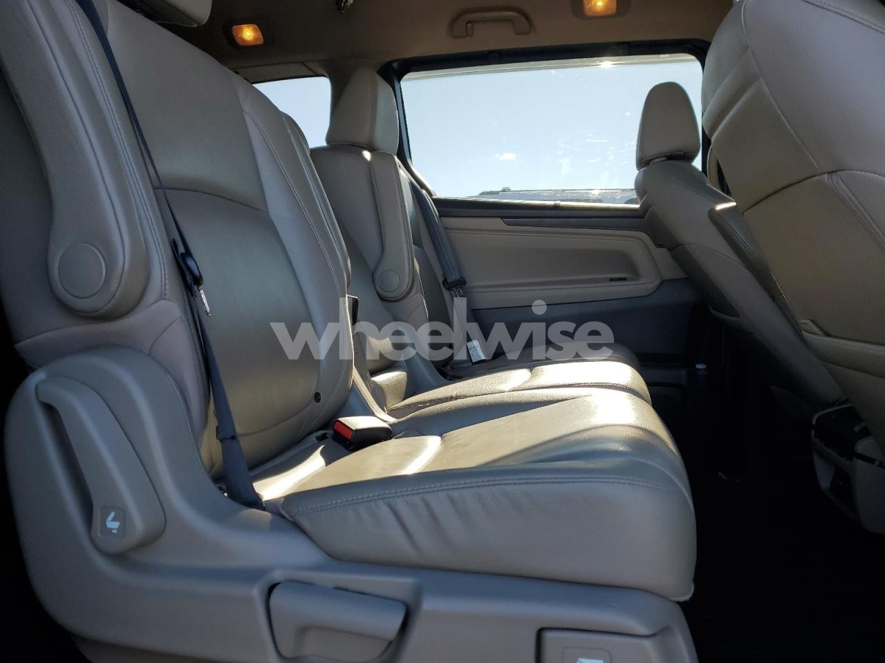 Photo 11 of 2018 HONDA ODYSSEY ELITE (VIN 5FNRL6H96JB010085)