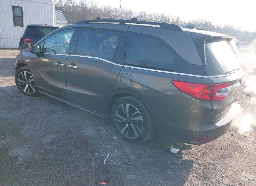 Photo 3 of 2019 Honda Odyssey ELITE (VIN 5FNRL6H96KB080865)