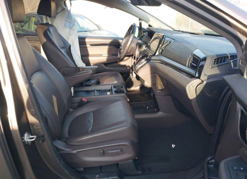 Photo 5 of 2019 Honda Odyssey ELITE (VIN 5FNRL6H96KB080865)