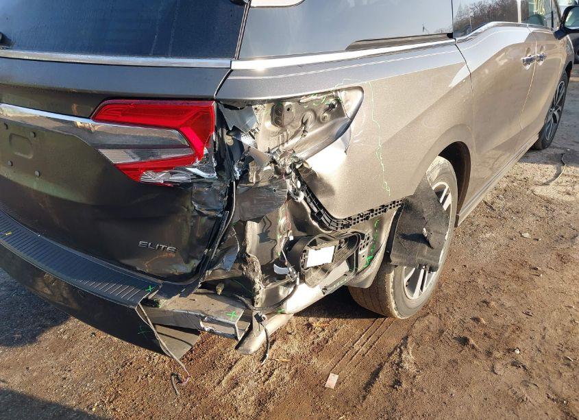 Photo 6 of 2019 Honda Odyssey ELITE (VIN 5FNRL6H96KB080865)