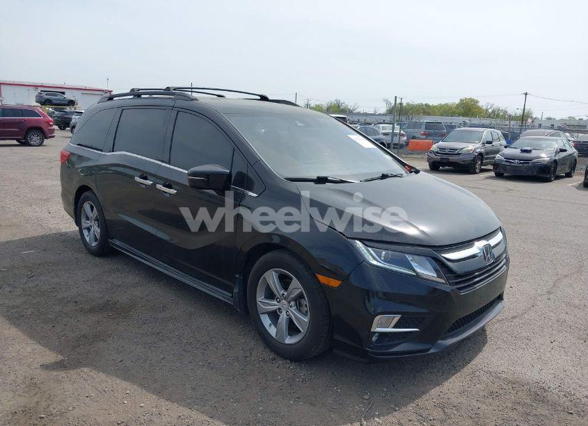 2018 Honda Odyssey ELITE (VIN 5FNRL6H97JB052748) main photo