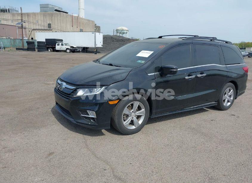 Photo 2 of 2018 Honda Odyssey ELITE (VIN 5FNRL6H97JB052748)