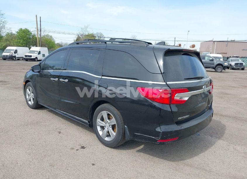 Photo 3 of 2018 Honda Odyssey ELITE (VIN 5FNRL6H97JB052748)