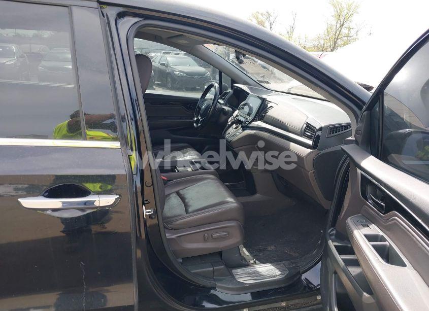 Photo 5 of 2018 Honda Odyssey ELITE (VIN 5FNRL6H97JB052748)