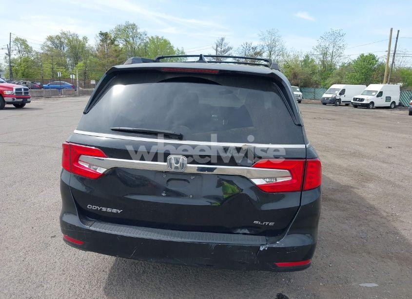 Photo 6 of 2018 Honda Odyssey ELITE (VIN 5FNRL6H97JB052748)