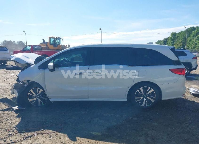 Photo 15 of 2018 Honda Odyssey ELITE (VIN 5FNRL6H97JB084776)