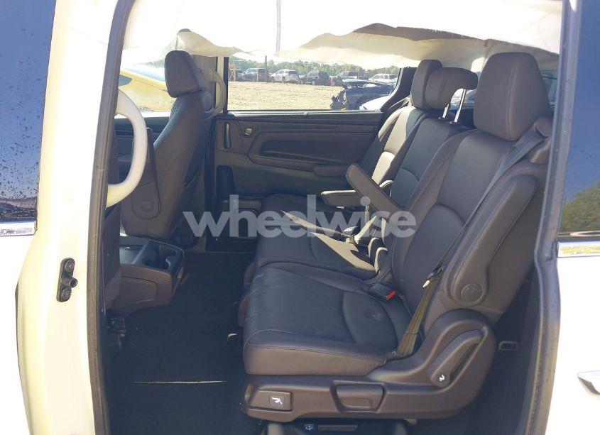 Photo 8 of 2018 Honda Odyssey ELITE (VIN 5FNRL6H97JB084776)