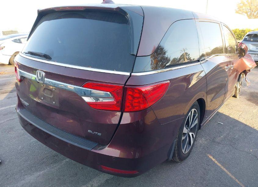 Photo 4 of 2019 Honda Odyssey ELITE (VIN 5FNRL6H97KB010260)