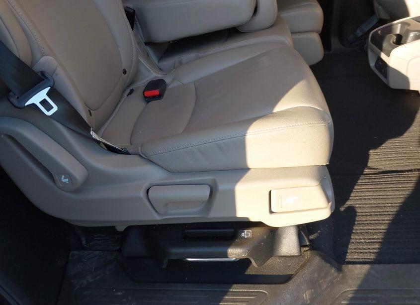 Photo 8 of 2019 Honda Odyssey ELITE (VIN 5FNRL6H97KB010260)