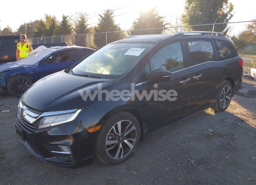 Photo 2 of 2020 Honda Odyssey ELITE (VIN 5FNRL6H97LB063705)