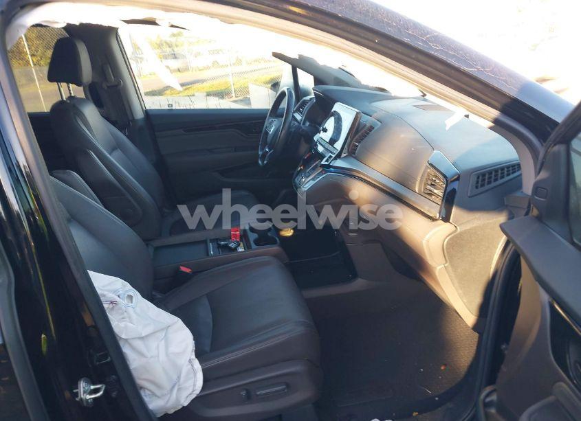 Photo 5 of 2020 Honda Odyssey ELITE (VIN 5FNRL6H97LB063705)