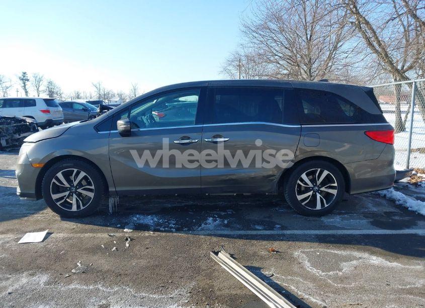 Photo 15 of 2018 Honda Odyssey ELITE (VIN 5FNRL6H98JB019693)