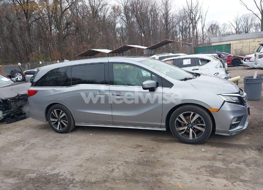 Photo 13 of 2018 Honda Odyssey ELITE (VIN 5FNRL6H98JB023680)