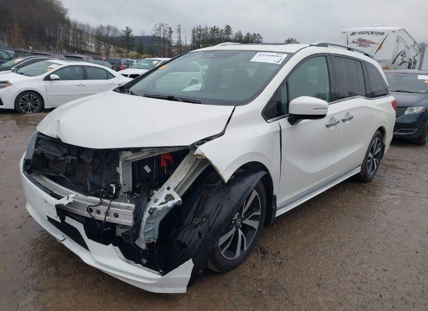 Photo 2 of 2019 Honda Odyssey ELITE (VIN 5FNRL6H98KB038472)