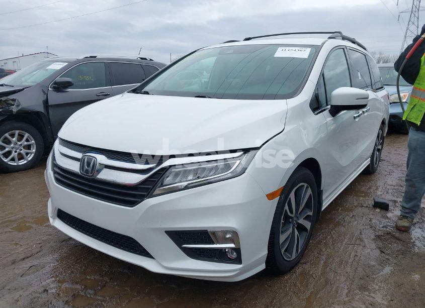 Photo 2 of 2020 Honda Odyssey ELITE (VIN 5FNRL6H98LB010737)