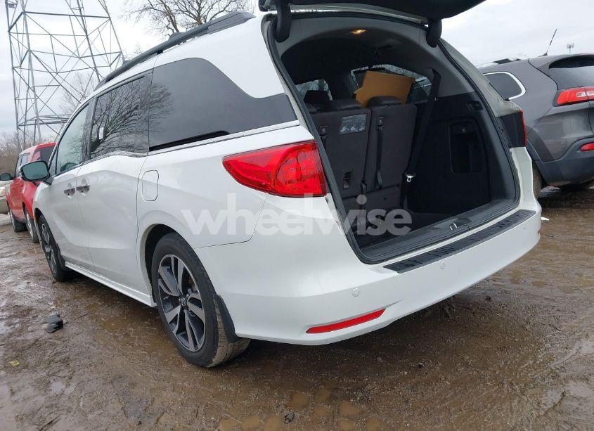 Photo 3 of 2020 Honda Odyssey ELITE (VIN 5FNRL6H98LB010737)