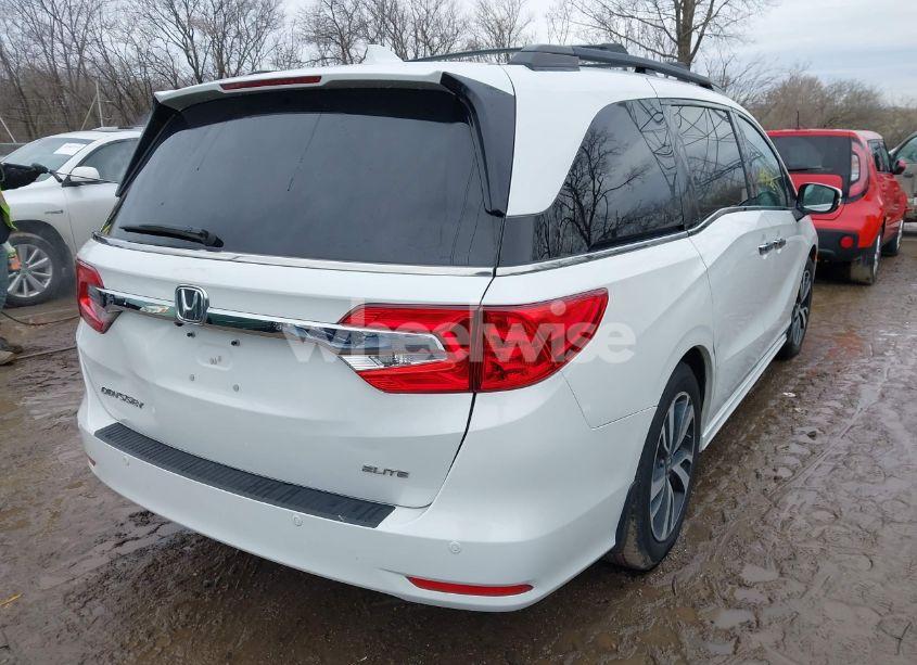 Photo 4 of 2020 Honda Odyssey ELITE (VIN 5FNRL6H98LB010737)